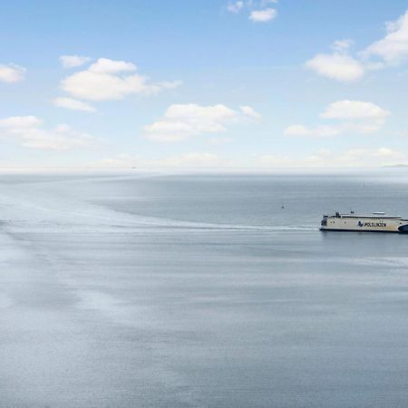 오르후스 Endless Ocean Views With Private Balcony 아파트 외부 사진