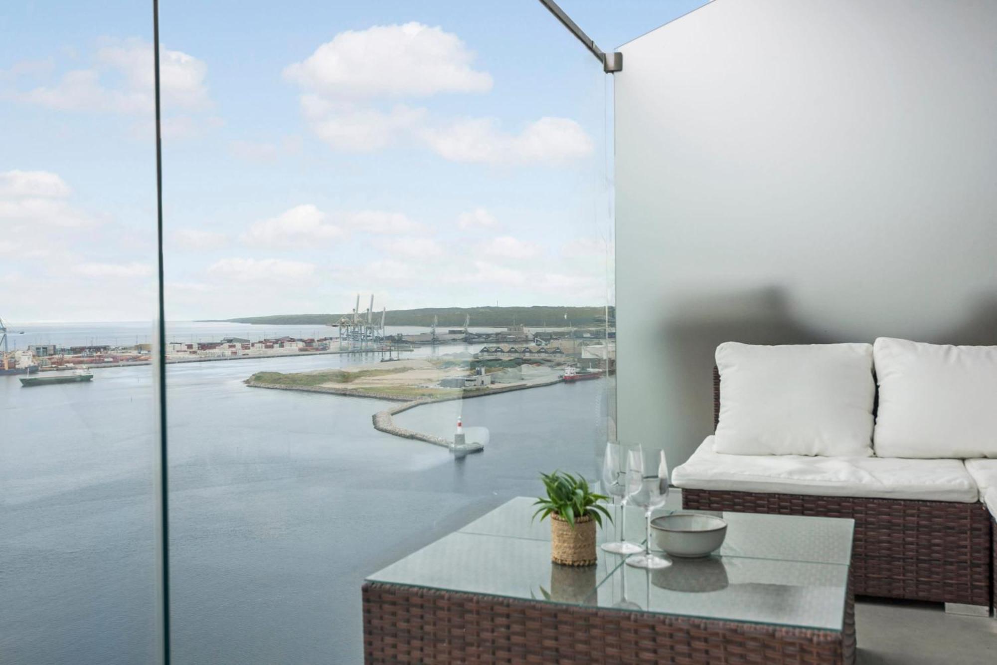 오르후스 Endless Ocean Views With Private Balcony 아파트 외부 사진